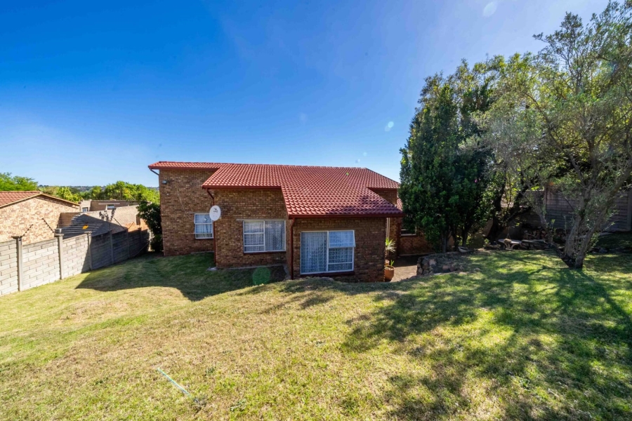 3 Bedroom Property for Sale in Roodekrans Gauteng