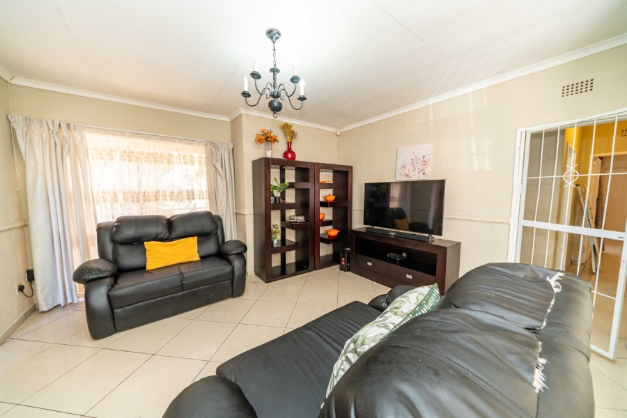 3 Bedroom Property for Sale in Roodekrans Gauteng