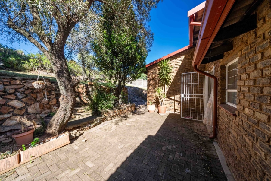 3 Bedroom Property for Sale in Roodekrans Gauteng