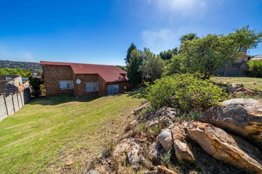 3 Bedroom Property for Sale in Roodekrans Gauteng