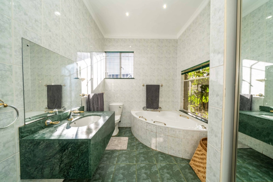 5 Bedroom Property for Sale in Parkrand Gauteng