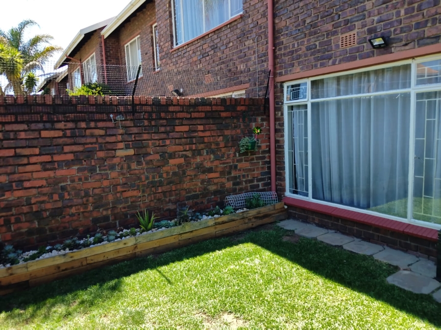 2 Bedroom Property for Sale in Birchleigh Gauteng