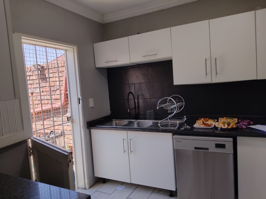 2 Bedroom Property for Sale in Birchleigh Gauteng