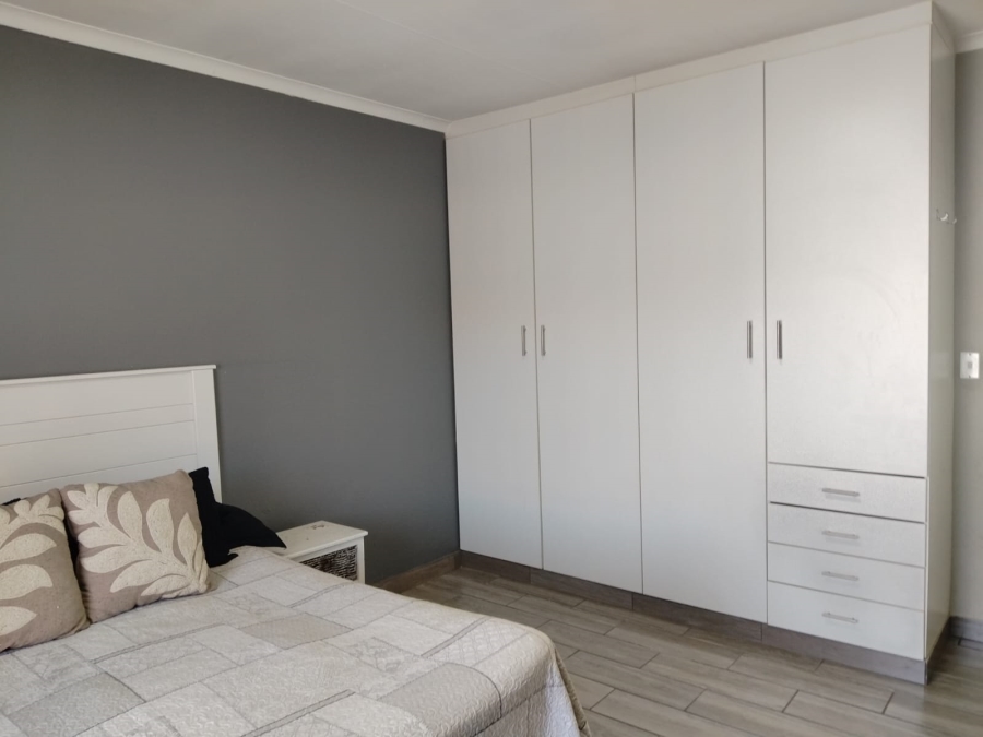 2 Bedroom Property for Sale in Birchleigh Gauteng