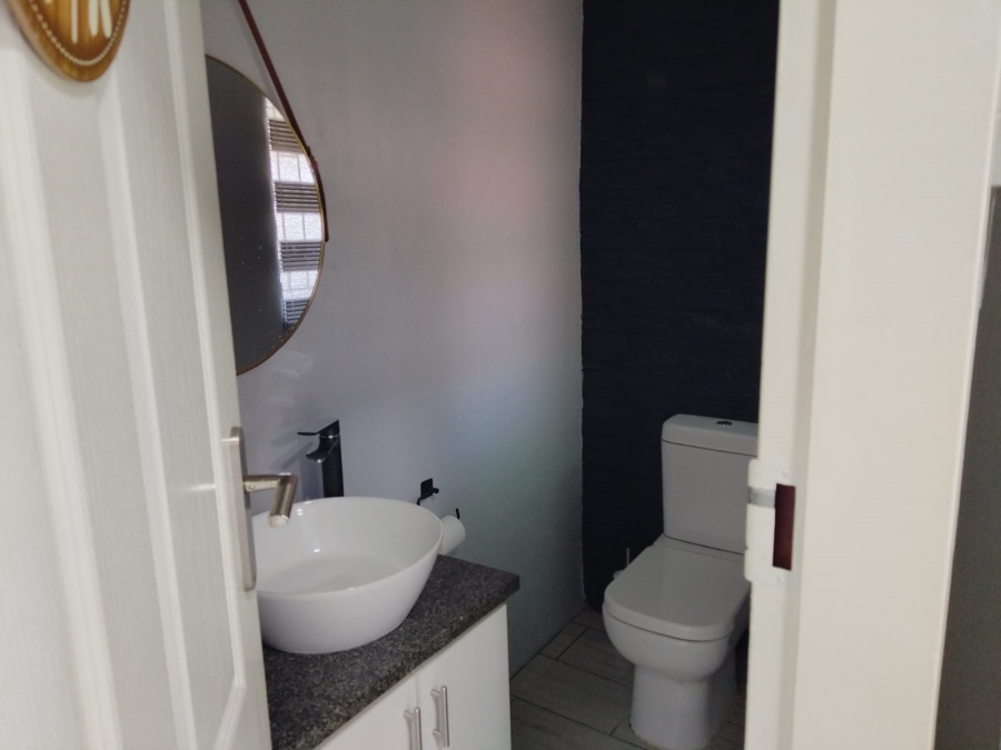 2 Bedroom Property for Sale in Birchleigh Gauteng