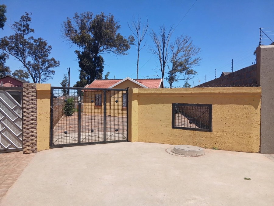3 Bedroom Property for Sale in Protea Glen Gauteng