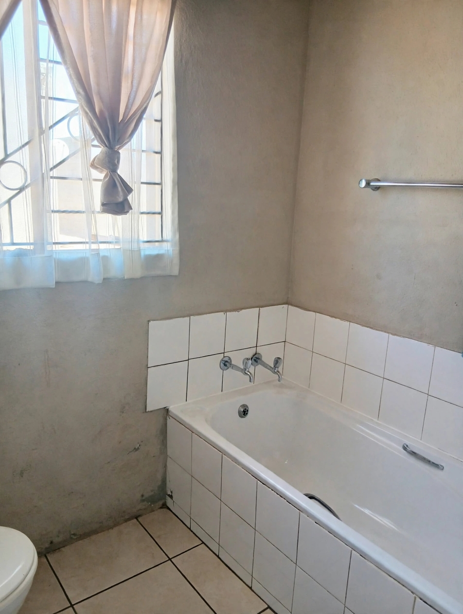 3 Bedroom Property for Sale in Protea Glen Gauteng