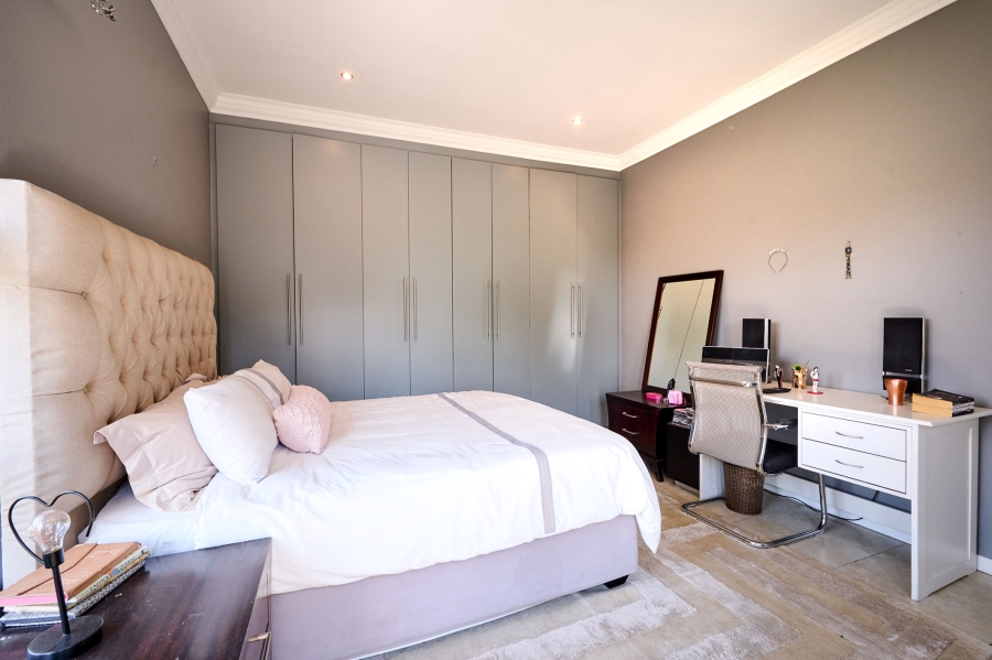 4 Bedroom Property for Sale in Carlswald North Estate Gauteng