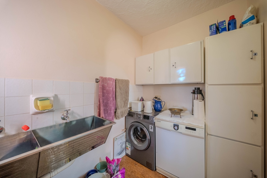 4 Bedroom Property for Sale in Faerie Glen Gauteng