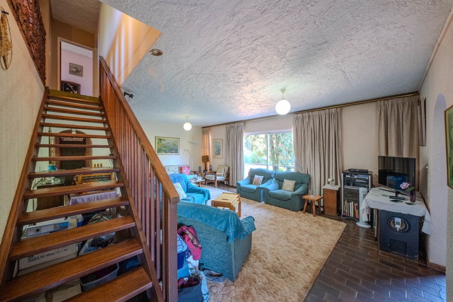4 Bedroom Property for Sale in Faerie Glen Gauteng