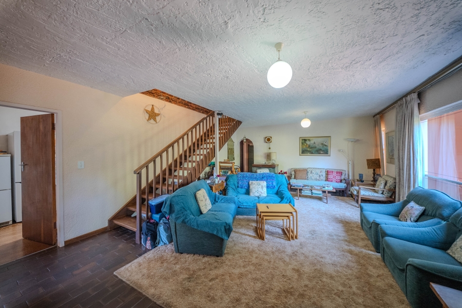 4 Bedroom Property for Sale in Faerie Glen Gauteng