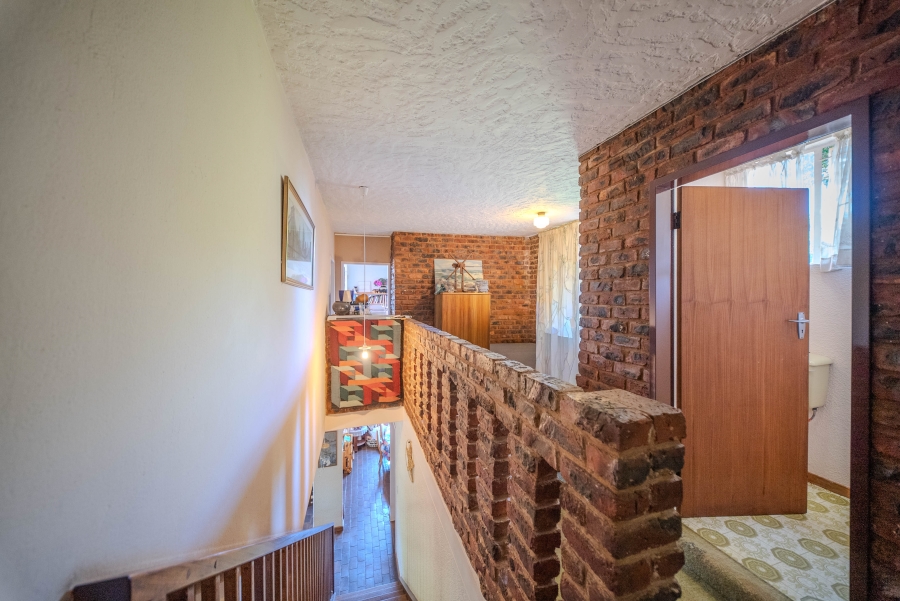 4 Bedroom Property for Sale in Faerie Glen Gauteng
