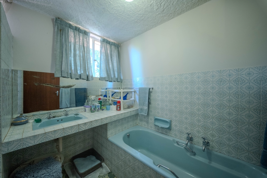 4 Bedroom Property for Sale in Faerie Glen Gauteng