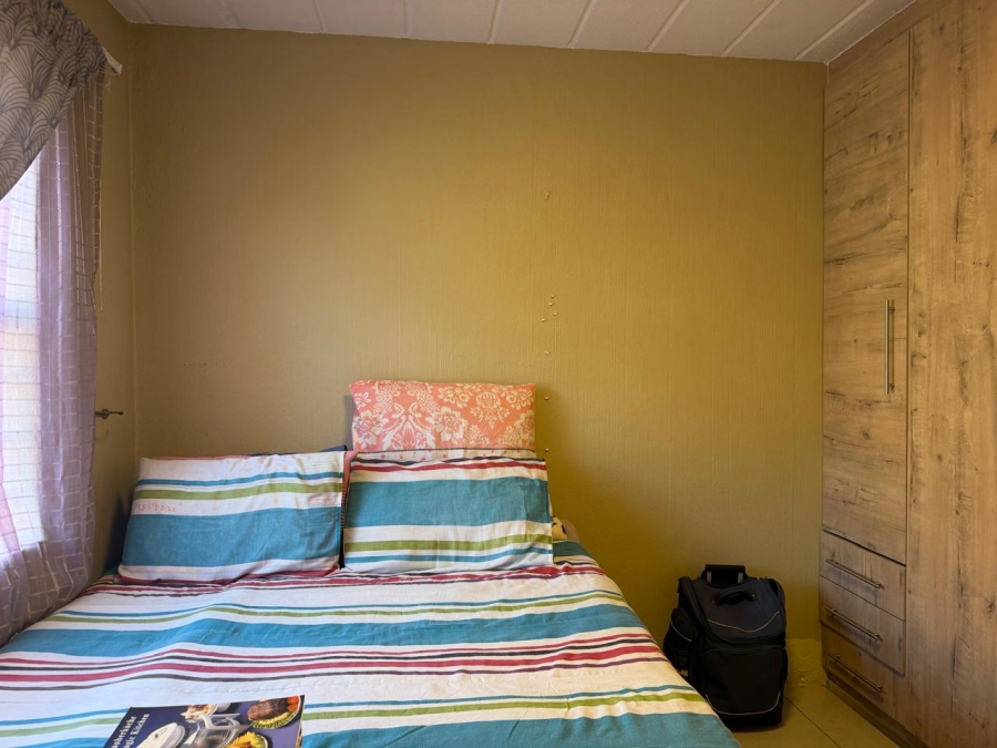 To Let 2 Bedroom Property for Rent in Vorna Valley Gauteng