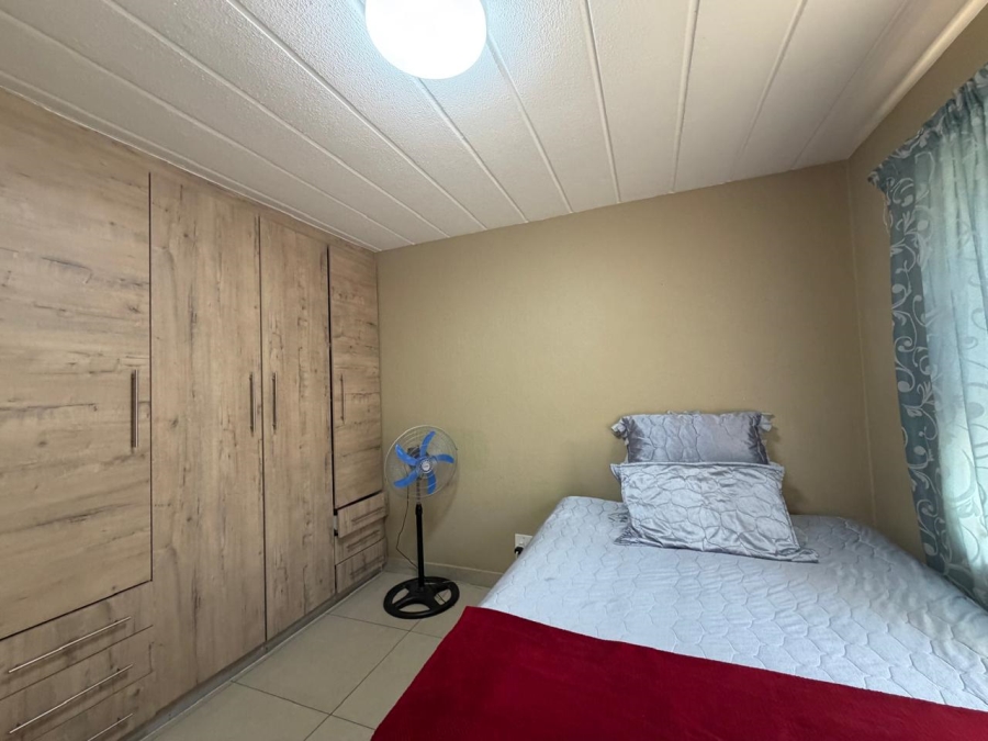 To Let 2 Bedroom Property for Rent in Vorna Valley Gauteng
