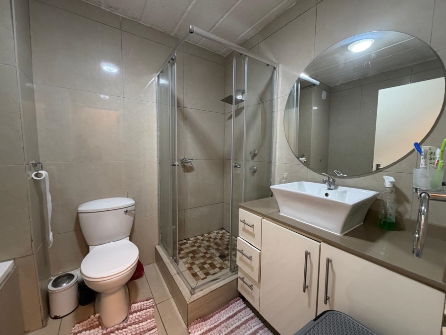 To Let 2 Bedroom Property for Rent in Vorna Valley Gauteng