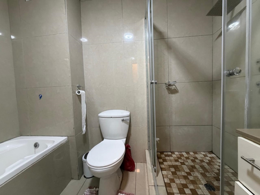 To Let 2 Bedroom Property for Rent in Vorna Valley Gauteng
