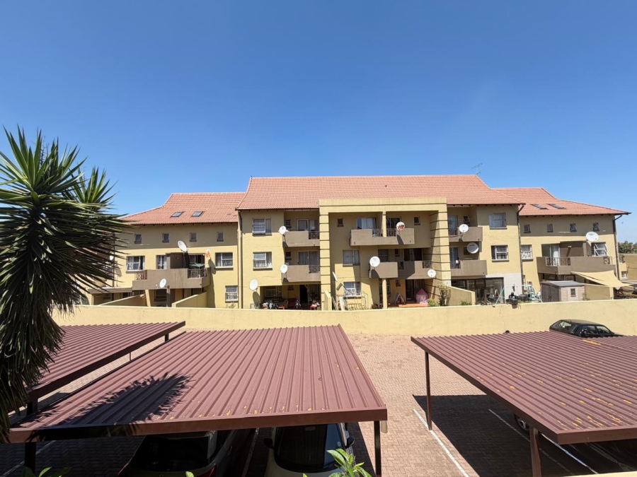 To Let 2 Bedroom Property for Rent in Vorna Valley Gauteng