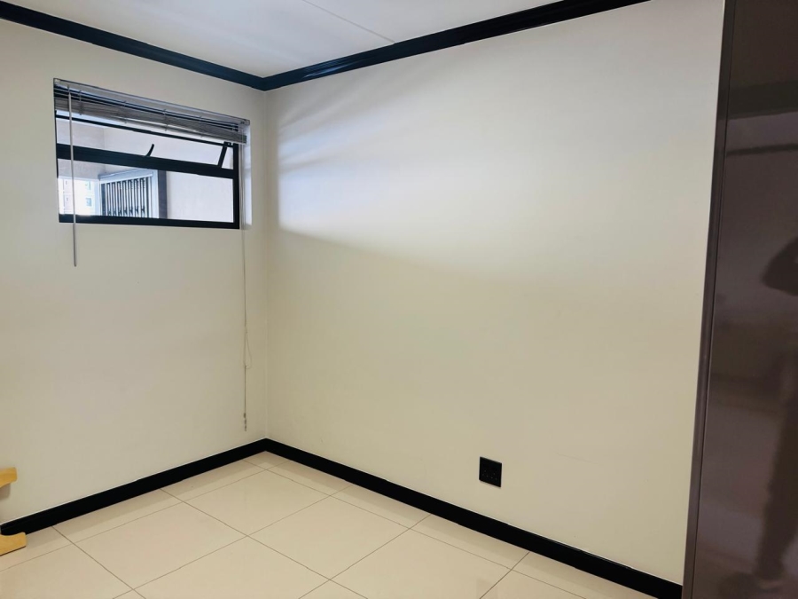 To Let 2 Bedroom Property for Rent in Blue Hills Gauteng