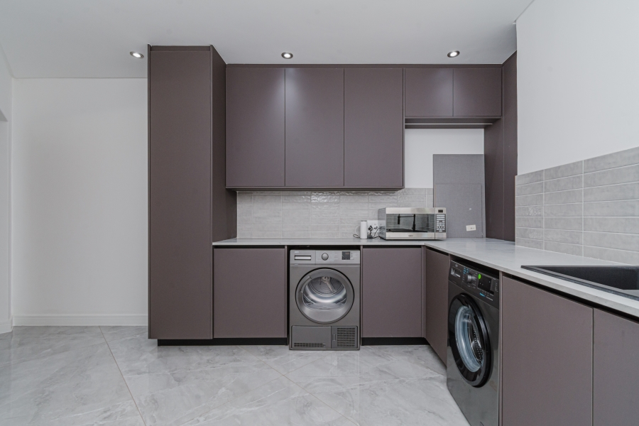 To Let 4 Bedroom Property for Rent in Bryanston Gauteng