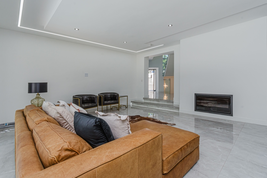 To Let 4 Bedroom Property for Rent in Bryanston Gauteng
