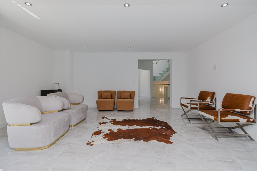 To Let 4 Bedroom Property for Rent in Bryanston Gauteng