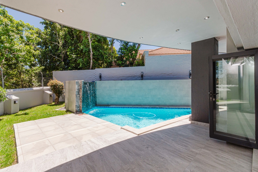 To Let 4 Bedroom Property for Rent in Bryanston Gauteng