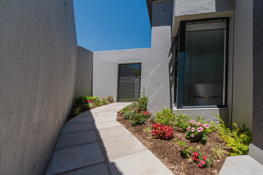 To Let 4 Bedroom Property for Rent in Bryanston Gauteng