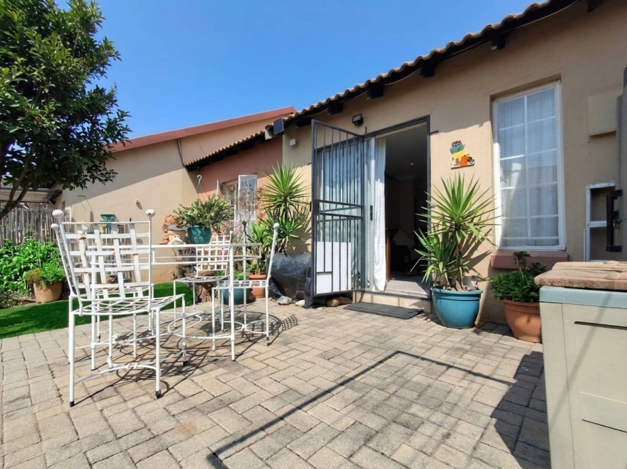 2 Bedroom Property for Sale in Illiondale Gauteng