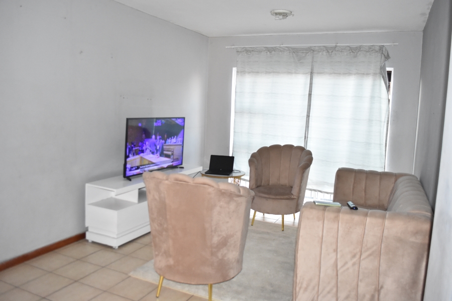 2 Bedroom Property for Sale in Pretoria North Gauteng