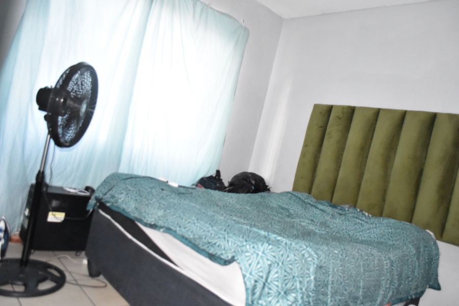 2 Bedroom Property for Sale in Pretoria North Gauteng