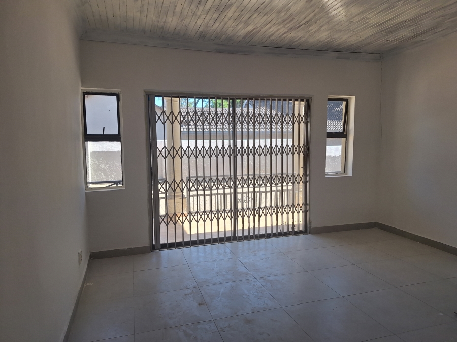 To Let Commercial Property for Rent in Eldoraigne Gauteng