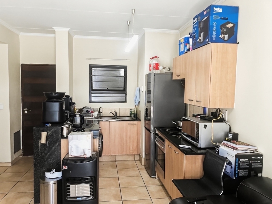1 Bedroom Property for Sale in Sunninghill Gauteng