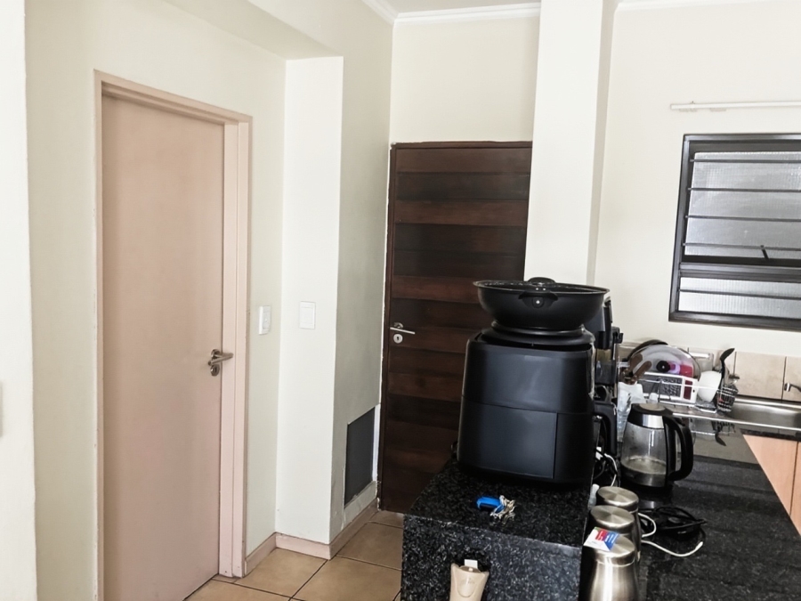 1 Bedroom Property for Sale in Sunninghill Gauteng