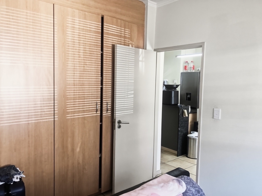 1 Bedroom Property for Sale in Sunninghill Gauteng