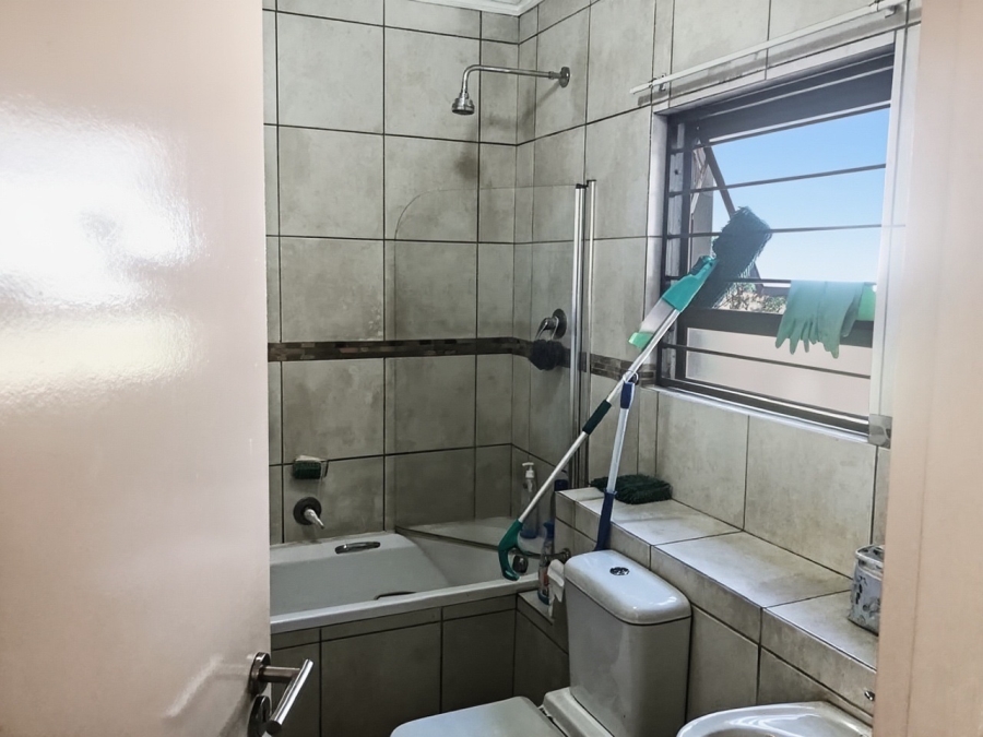 1 Bedroom Property for Sale in Sunninghill Gauteng
