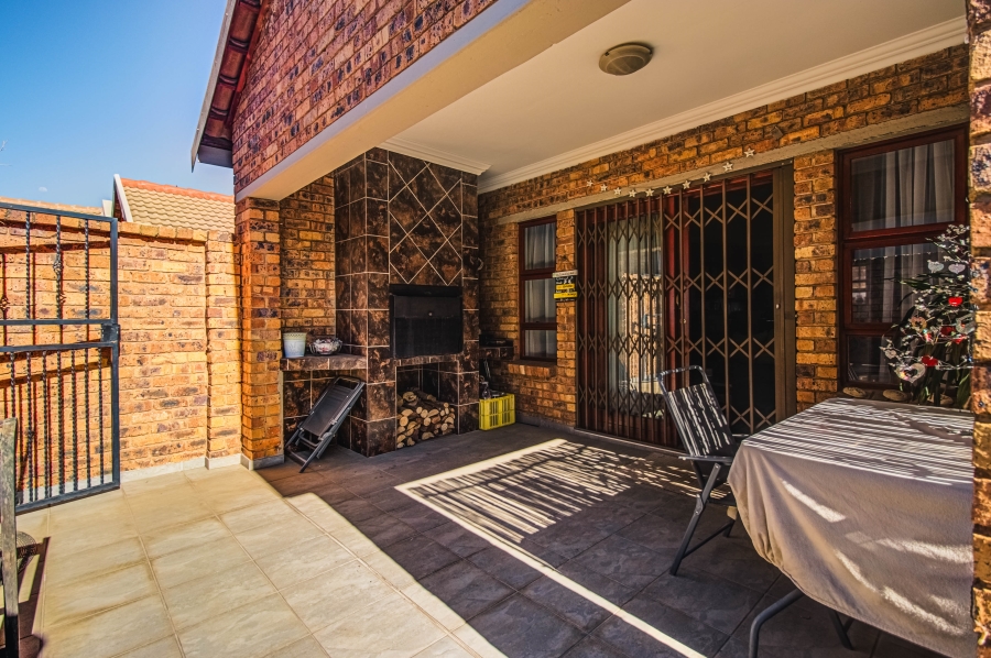 3 Bedroom Property for Sale in Bartlett Gauteng