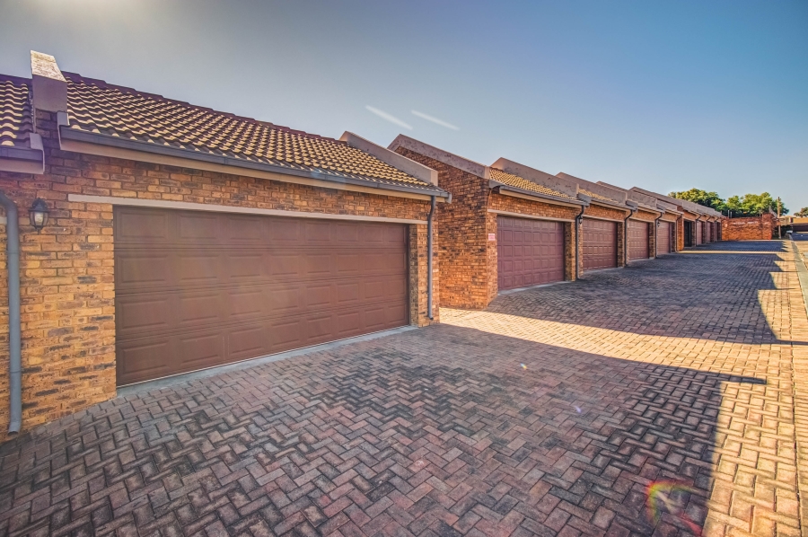 3 Bedroom Property for Sale in Bartlett Gauteng