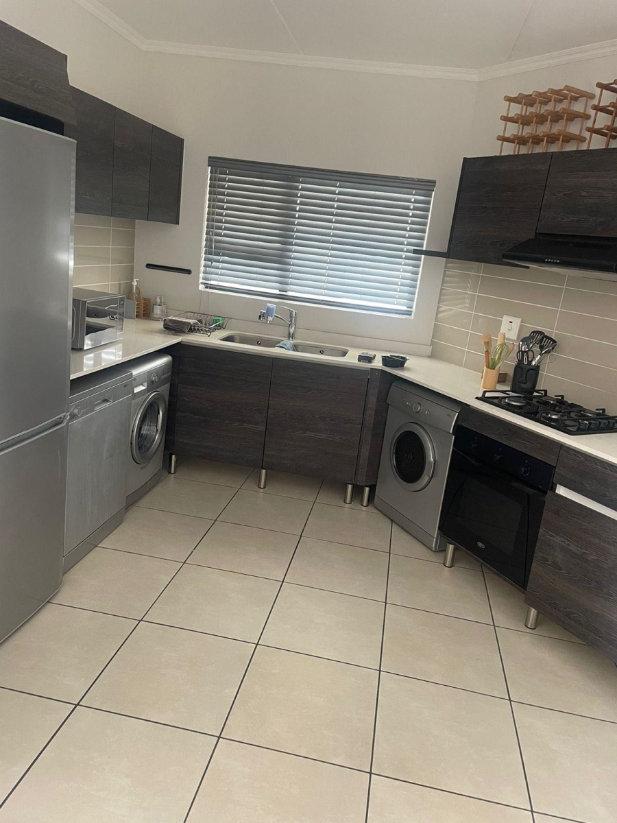 To Let 2 Bedroom Property for Rent in Modderfontein Gauteng