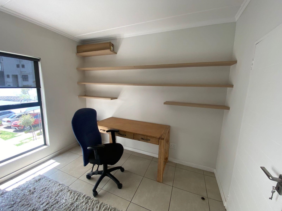 To Let 2 Bedroom Property for Rent in Modderfontein Gauteng