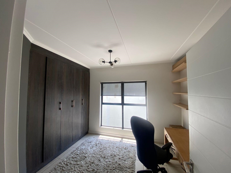 To Let 2 Bedroom Property for Rent in Modderfontein Gauteng