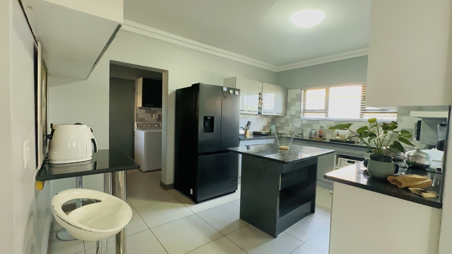 4 Bedroom Property for Sale in Helderwyk Gauteng