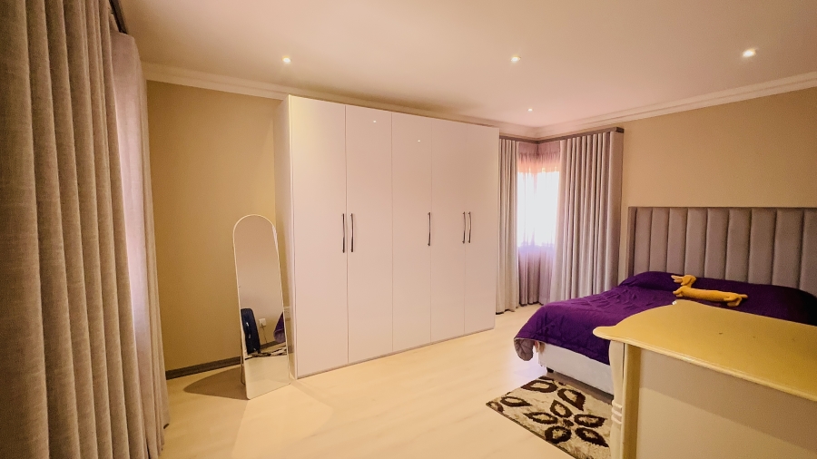 4 Bedroom Property for Sale in Helderwyk Gauteng