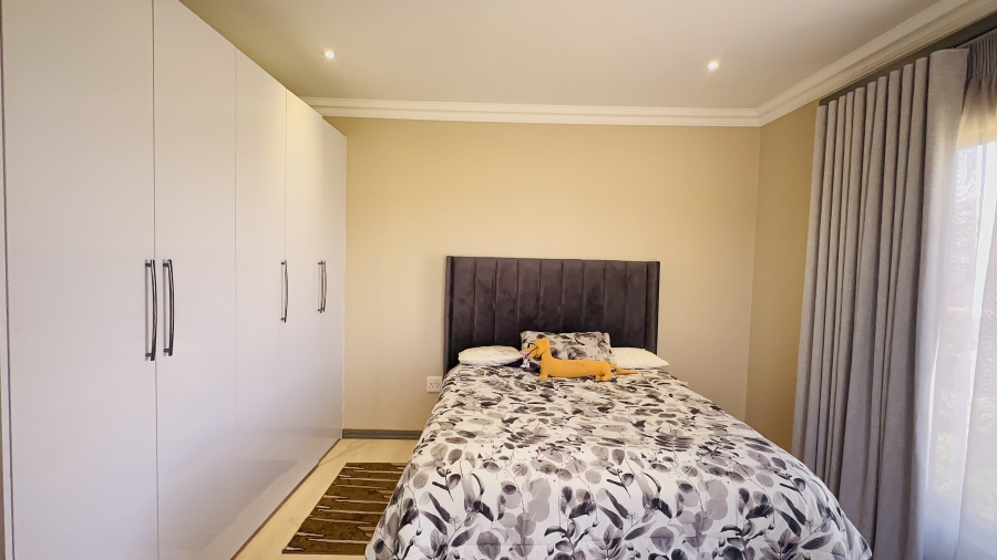 4 Bedroom Property for Sale in Helderwyk Gauteng