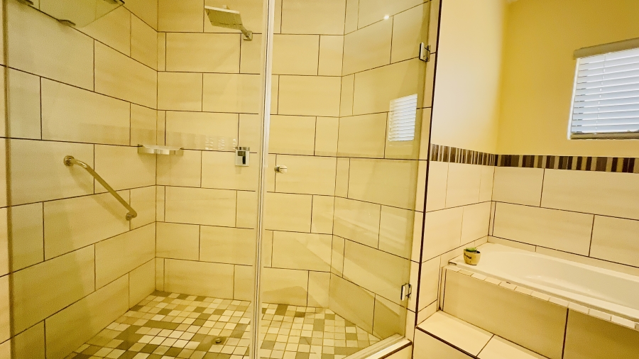4 Bedroom Property for Sale in Helderwyk Gauteng