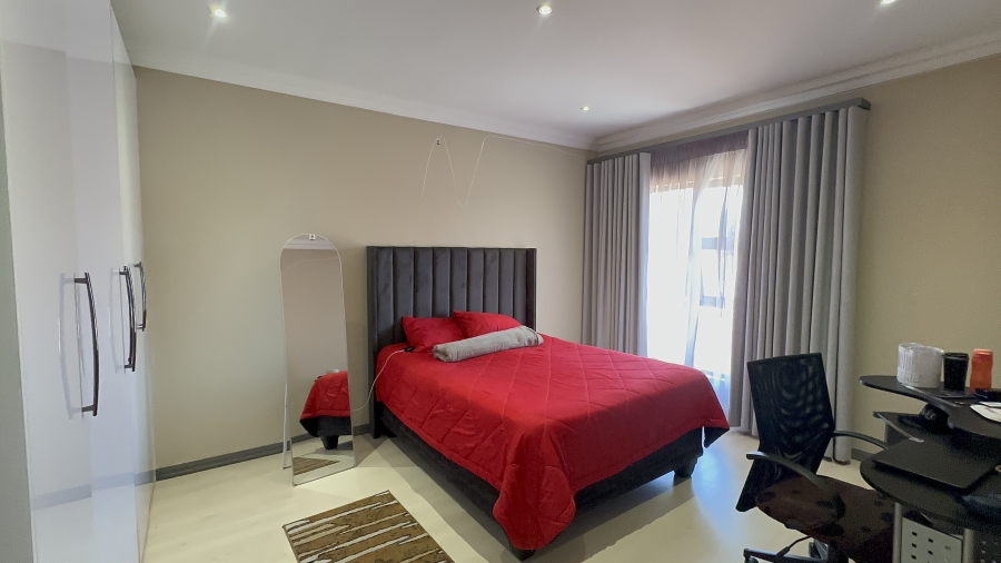4 Bedroom Property for Sale in Helderwyk Gauteng