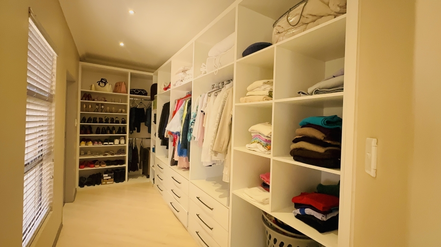 4 Bedroom Property for Sale in Helderwyk Gauteng