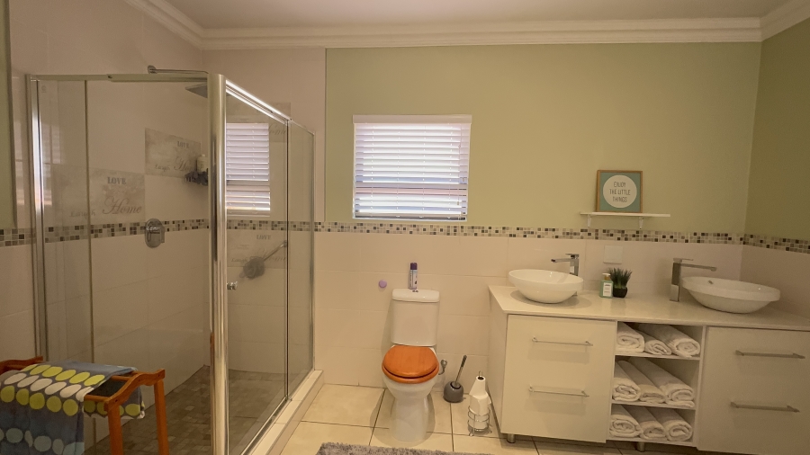 4 Bedroom Property for Sale in Helderwyk Gauteng