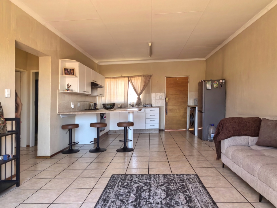 To Let 2 Bedroom Property for Rent in Weltevreden Park Gauteng