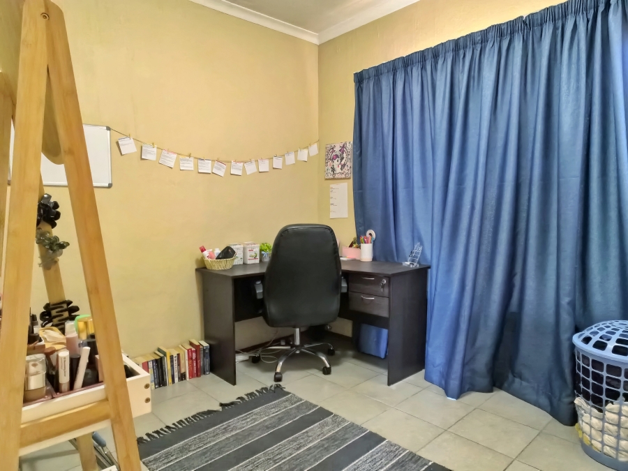To Let 2 Bedroom Property for Rent in Weltevreden Park Gauteng